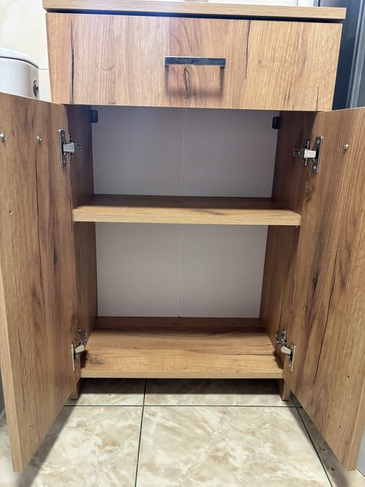 Szafka łaznienkowa stojaca