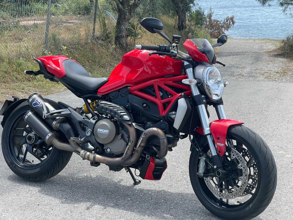 Ducati Monster 1200S