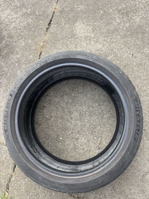 Opony 235/40 R19 Kormoran Michelin