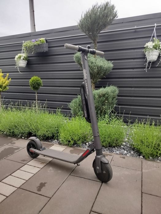 Електро самокат Ninebot ES4