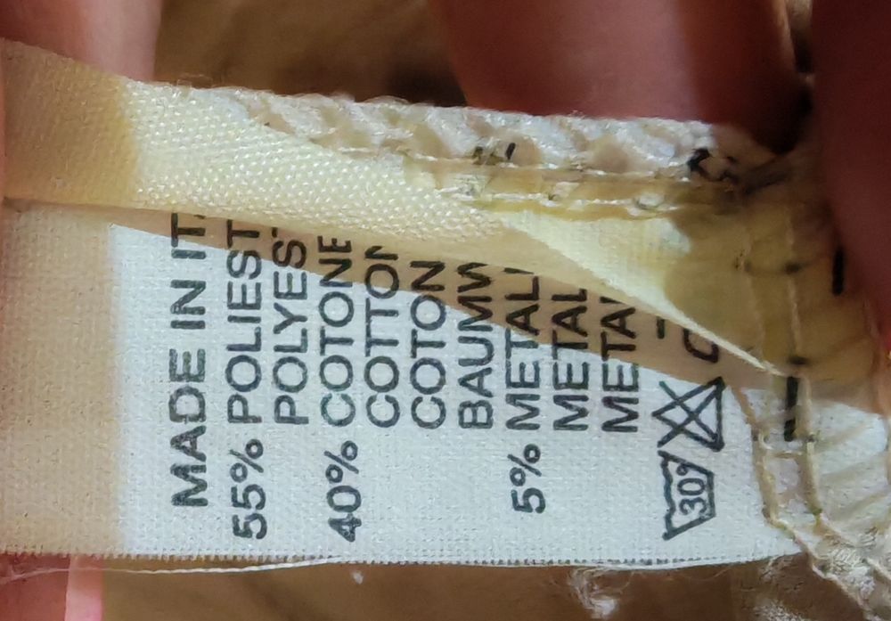 Corta vento dourado