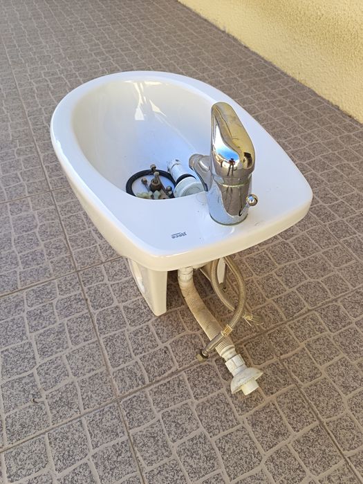 Bidé WC com torneira