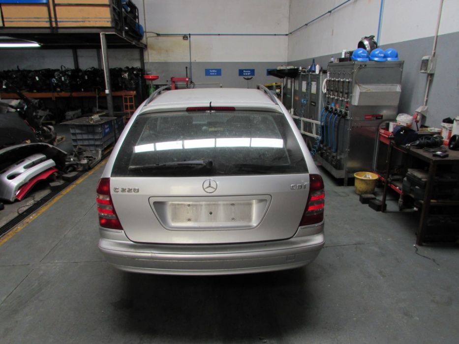 Mercedes C220 de 2002 carrinha para peças