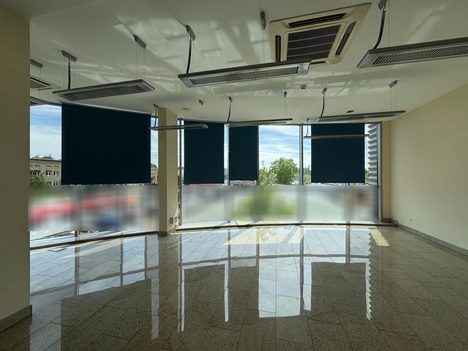 Lokal biurowy 70m2, klimatyzowany, parking. GUMIEŃCE