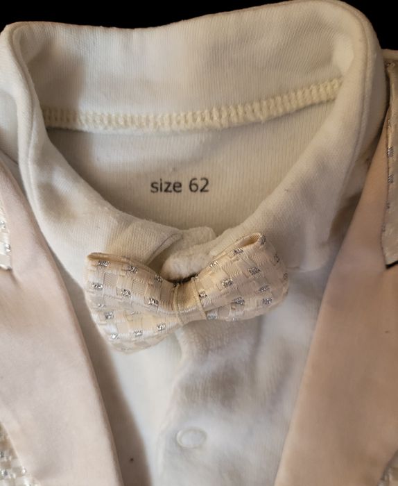 Elegancki zestaw ubranek 62