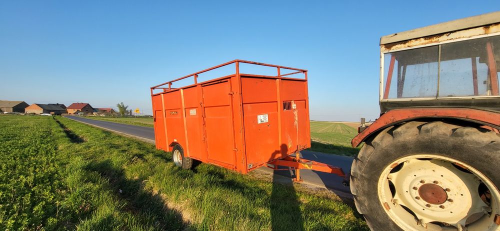 Przyczepa do transportu zwierząt