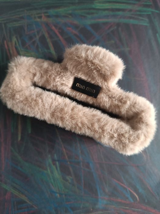 Пухнастий крабик заколка min min