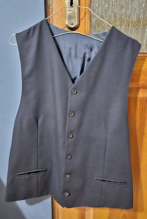 Garnitur trzyczęściowy z kamizelką Komplet