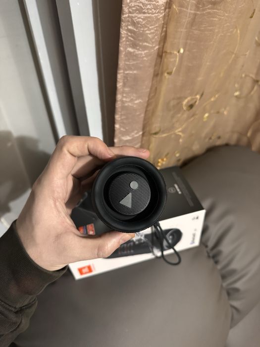 JBL Flip 6 como nova