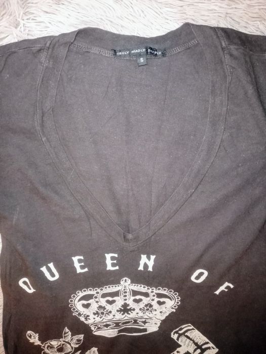 Grafitowa tunika z dużym dekoltem