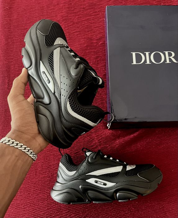 Christian Dior B22