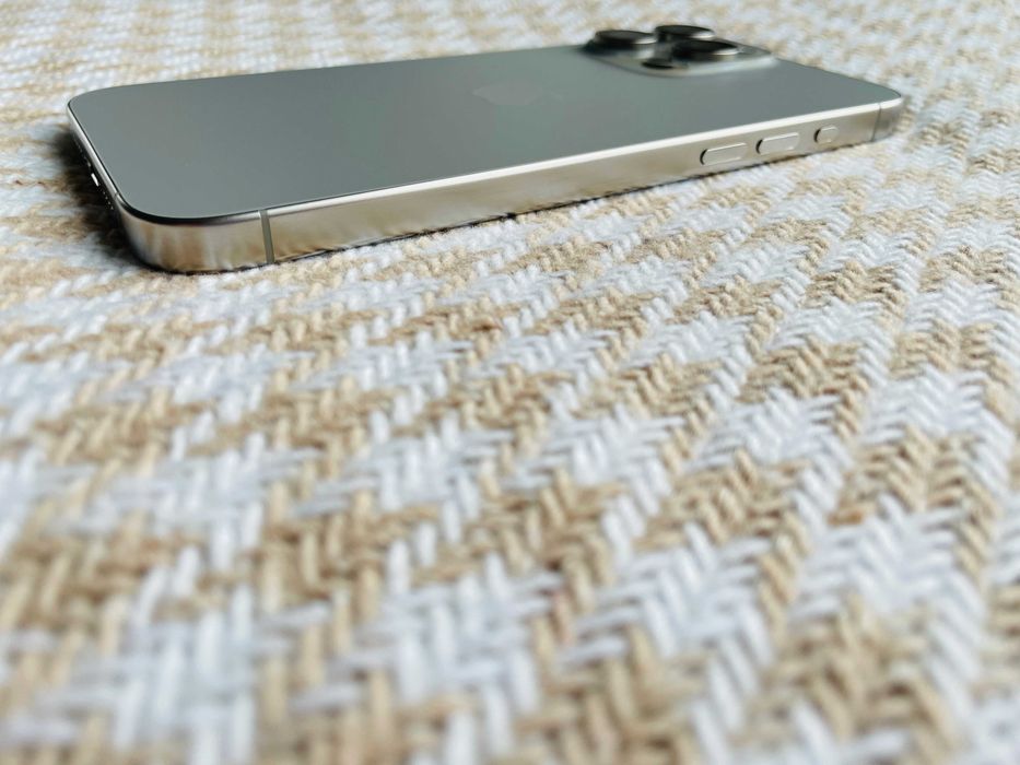 IPHONE 15 PRO MAX 256Gb АКБ 99% Natural Titanium NEVERLOCK ( 78515)
