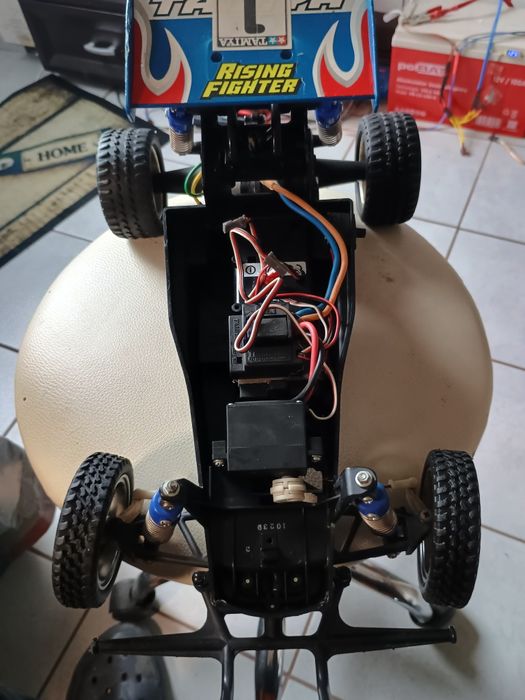 Zdalnie sterowany tamiya rising fighter