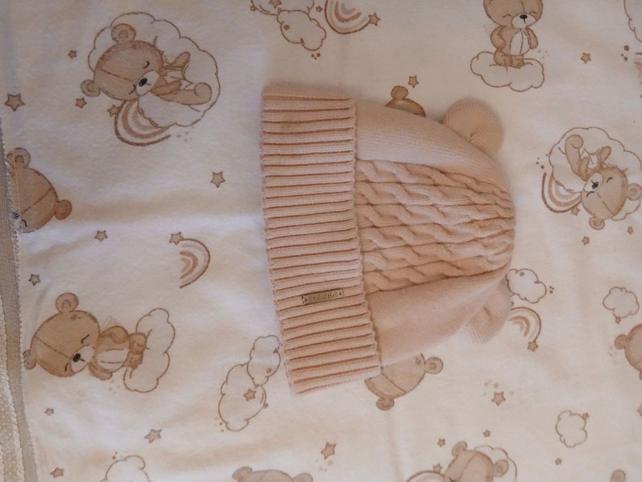 Продам детские шапочки для малыша, размер 38-40