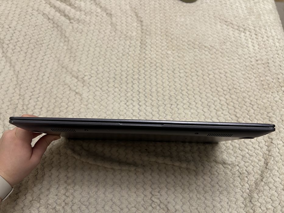 Sprawny laptop Asus Vivobook S grafitowy