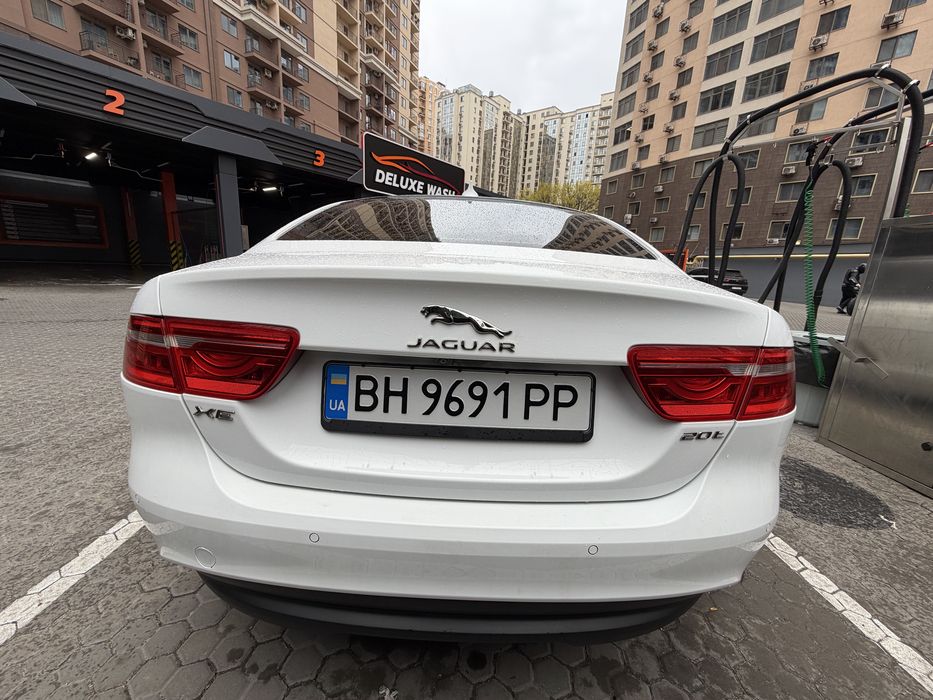 Jaguar XE, Prestige 2015