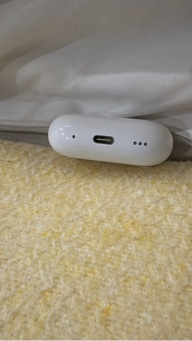 Airpods pro 2.