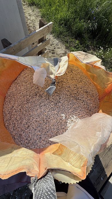 Biały grys Bianco Carrara 12:16 w BIG BAG kamień ozdobny ogrodowy