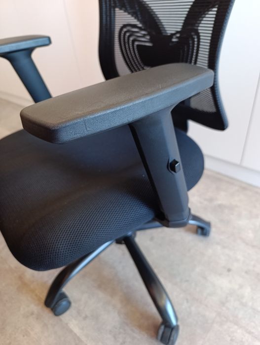 Cadeira escritório ergonomica Noble tecido transpirável