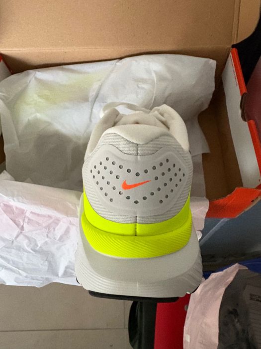 Nike Structure 26 novo - tamanho eur 42