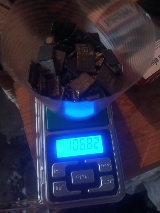 Чіпи з телефонів предлагайте свою ціну