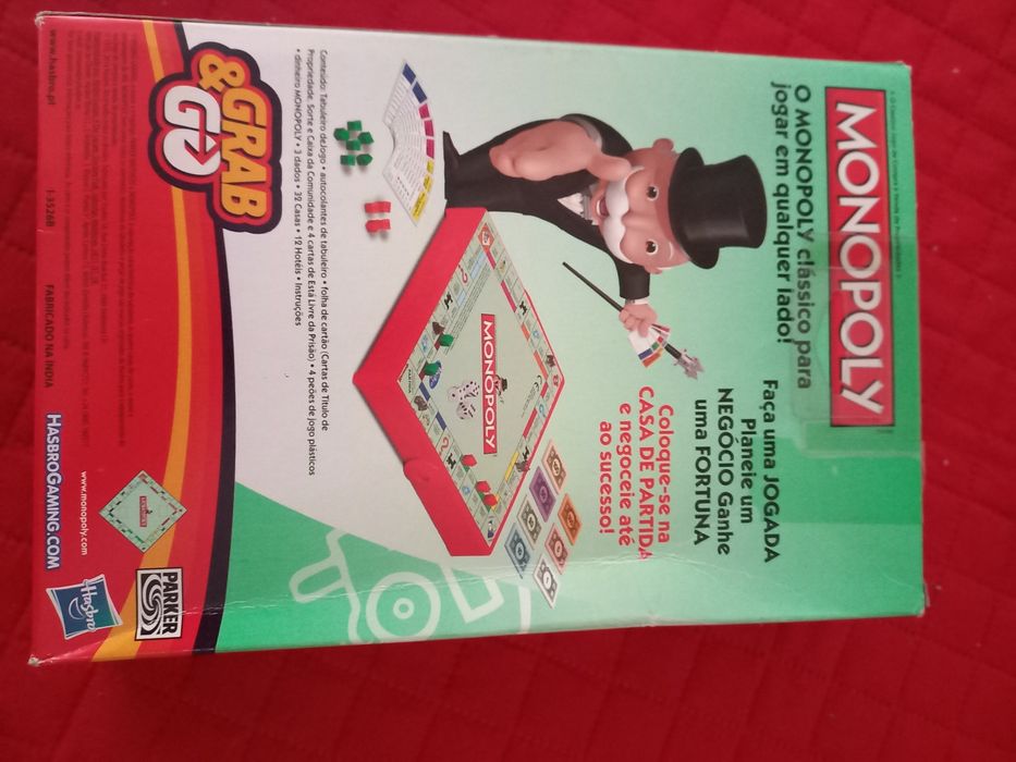Monopoly Hasbro Grab & Go