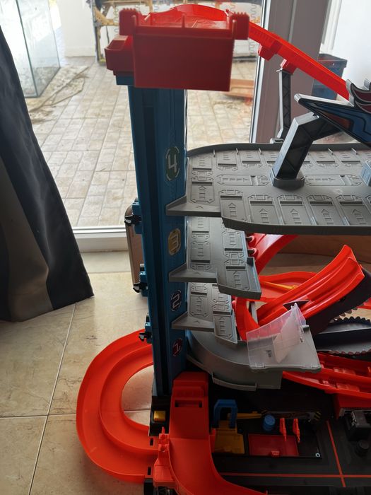 Hot Wheels Ultimate Garage