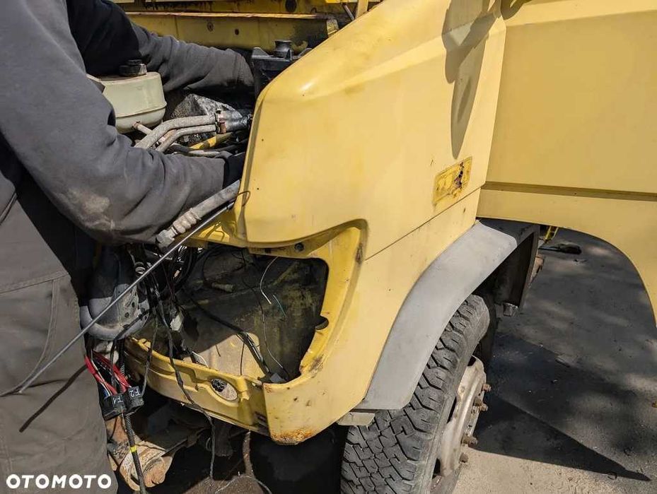 Błotnik Mercedes Vario lewy prawy