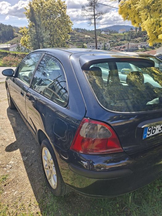 Rover 25 1.4 avariado