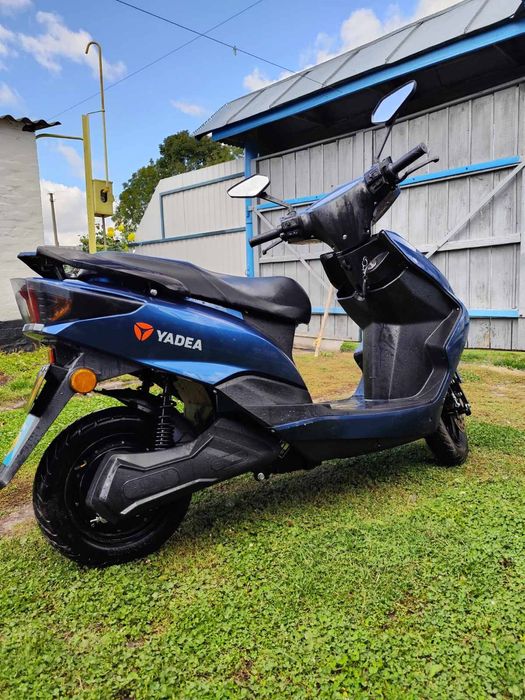 Електроскутер YADEA LUNA