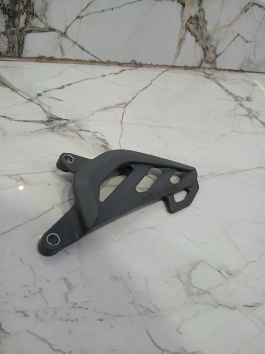 Osłona łańcucha napędowego  Yamaha WR450F WR 450 F 07/13r