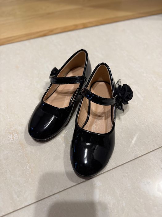 Buty lakierki piękne czarne rozm 28