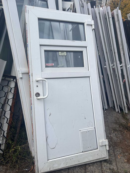 200\900 входная группа Дверь  металлопластиковая с окном откиднім