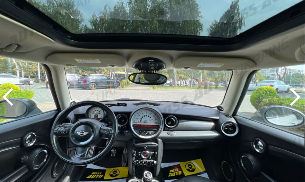 MINI Cooper Clubman S 2011