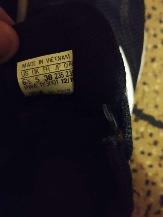 Кросівки орегінал на устіку 24.5