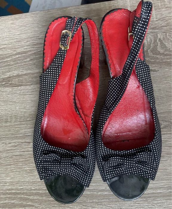 Зручні, стильні,босоніжки, натуральний замш