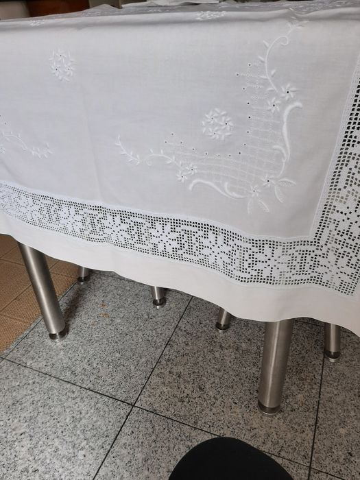 Venda toalha linho e bordada.