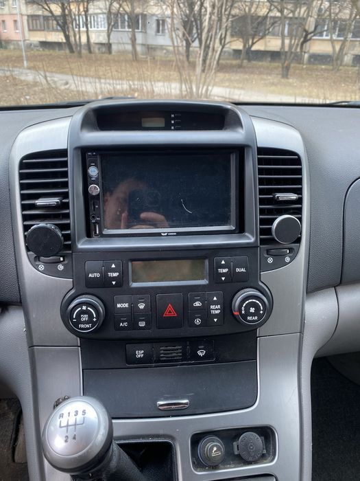 Продам Kia Carnival