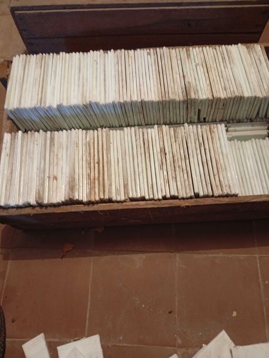 Плитка облицовочная, стеклянная. Производство СССР.