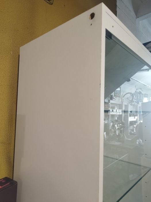Móvel vitrine 185€