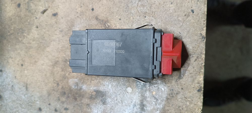 Botão 4 piscas Audi A3 8l