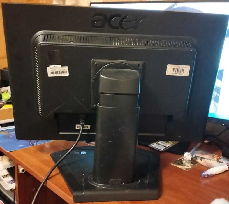 Офісні монітори 22" – 2× Acer + 2× HP, робочі