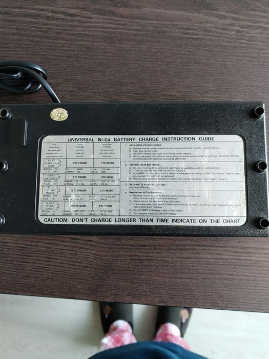 Carregador de baterias universal Ni-Cd