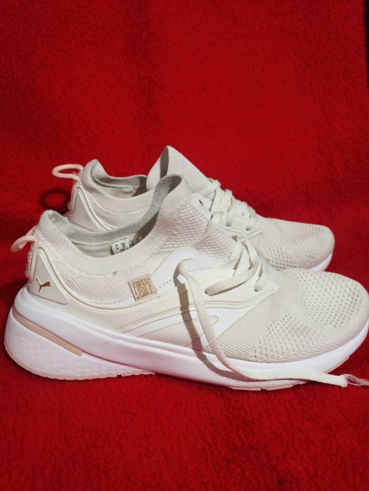 Жіночі кросівки Puma,в ідеальному стані.