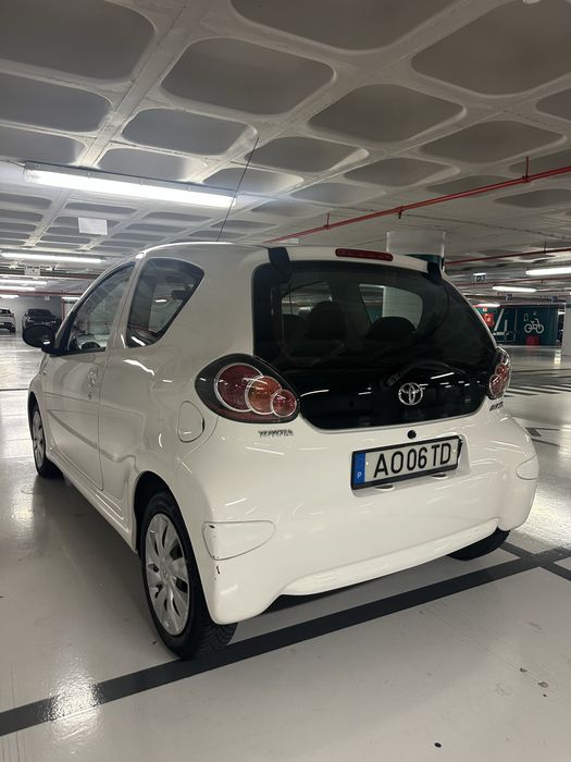 Toyota Aygo 1.0 AC | Revisões na Toyota c/ fatura