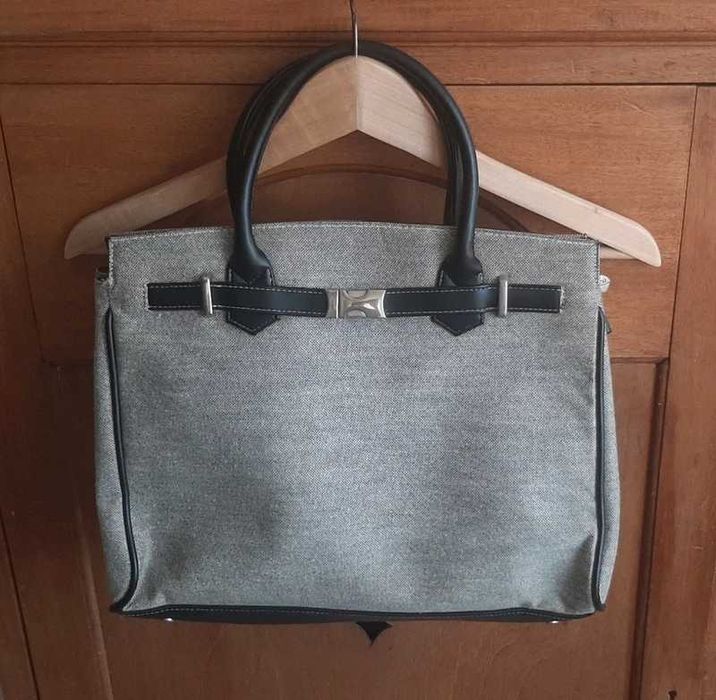 Mala, saco, bolso em ecopele preta e tecido