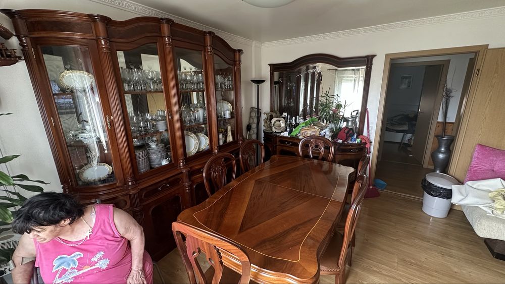 Sala de jantar em cerejeira e raiz de nogueira