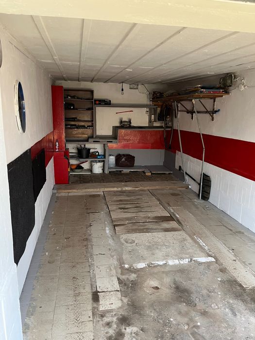 Sprzedam  garaż w szeregowce