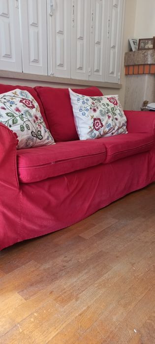 Sofá  EKTORP IKEA 3 lugares vermelho