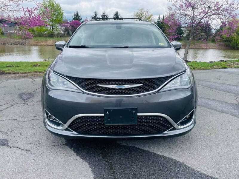 Chrysler Pacifica Limited 2017